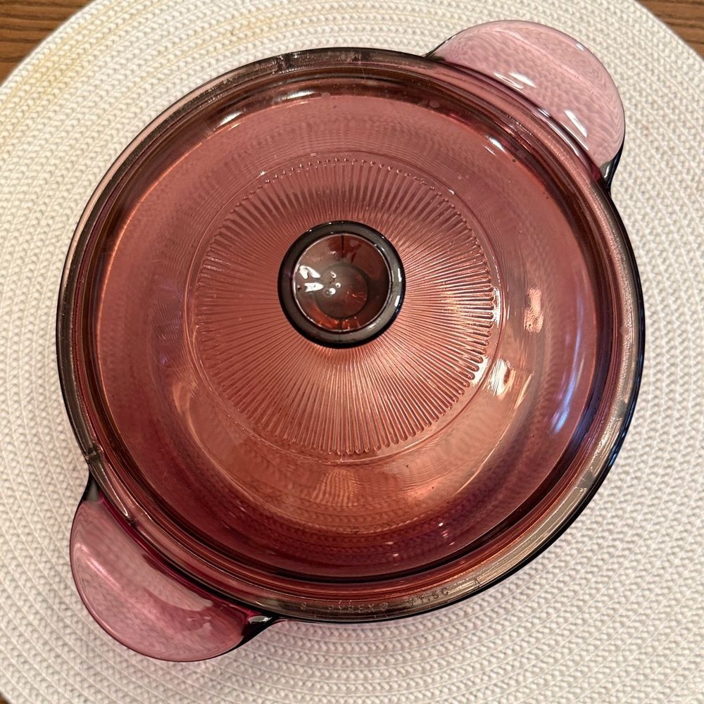 Vintage Corning Visions 1.5L Cranberry Glass-Ceramic Round Casserole with Lid